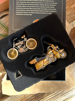 Open image in slideshow, Hallmark Keepsake Harley Davidson 100th Anniversary Set New in Box
