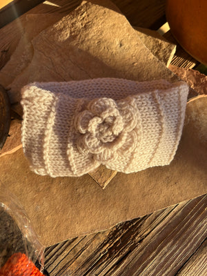 Open image in slideshow, Floral Knit Winter Headbands
